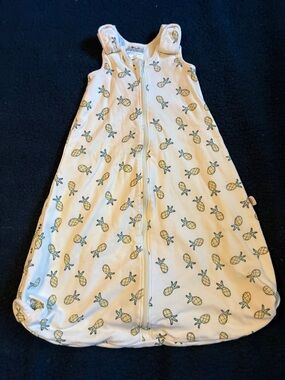 Ergobaby baby Pineapple Sleep Sack Pajama - White & Yellow